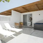 Calma Luxury & شقة فندقية