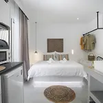 Calma Luxury & 3* فاليراكي