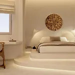 Calma Luxury & فاليراكي