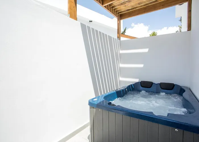 Calma Luxury & Hotel de apartamente Faliraki