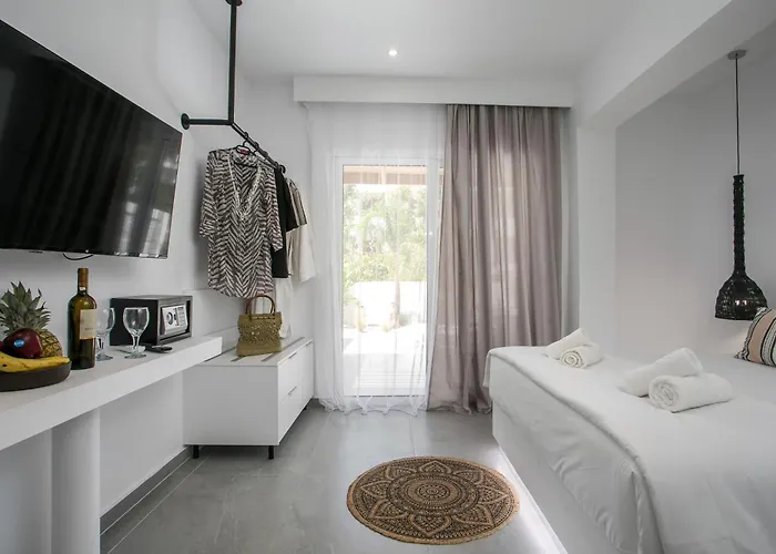 Calma Luxury & Faliraki