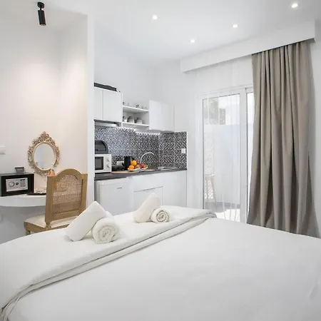 Calma Luxury & ファリラキ