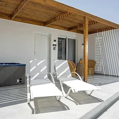 Calma Luxury & Aparthotel 3*