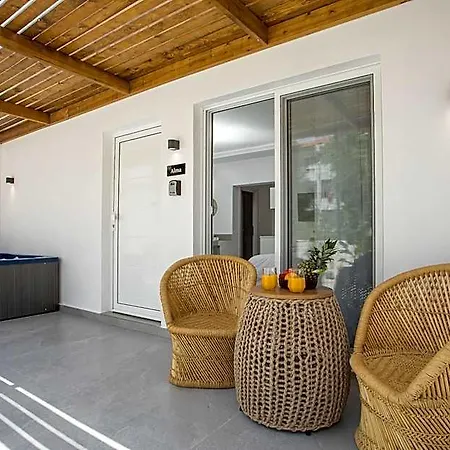 Calma Luxury & 3*