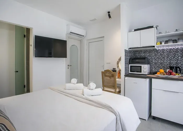 Calma Luxury & Lägenhetshotell Faliraki