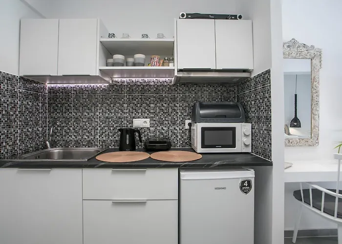 Calma Luxury & فاليراكي