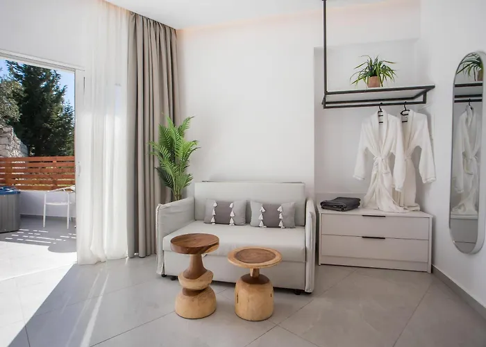 Calma Luxury & Lägenhetshotell Faliraki