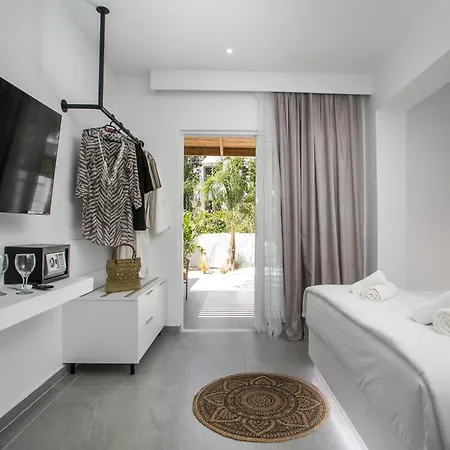 Calma Luxury & Aparthotel 4*