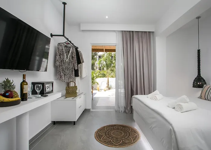 Calma Luxury & Apart-hotel 3*